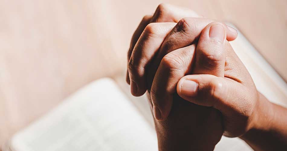 La oración, privilegio y disciplina, es respuesta a la gracia de Dios